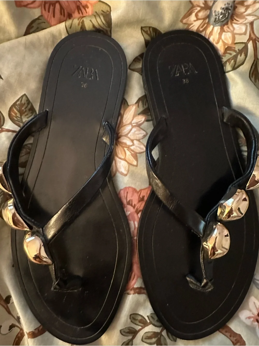 Zara Flat Leather Sandals with Gold Detailing  Size 38 - Picture 5 of 7